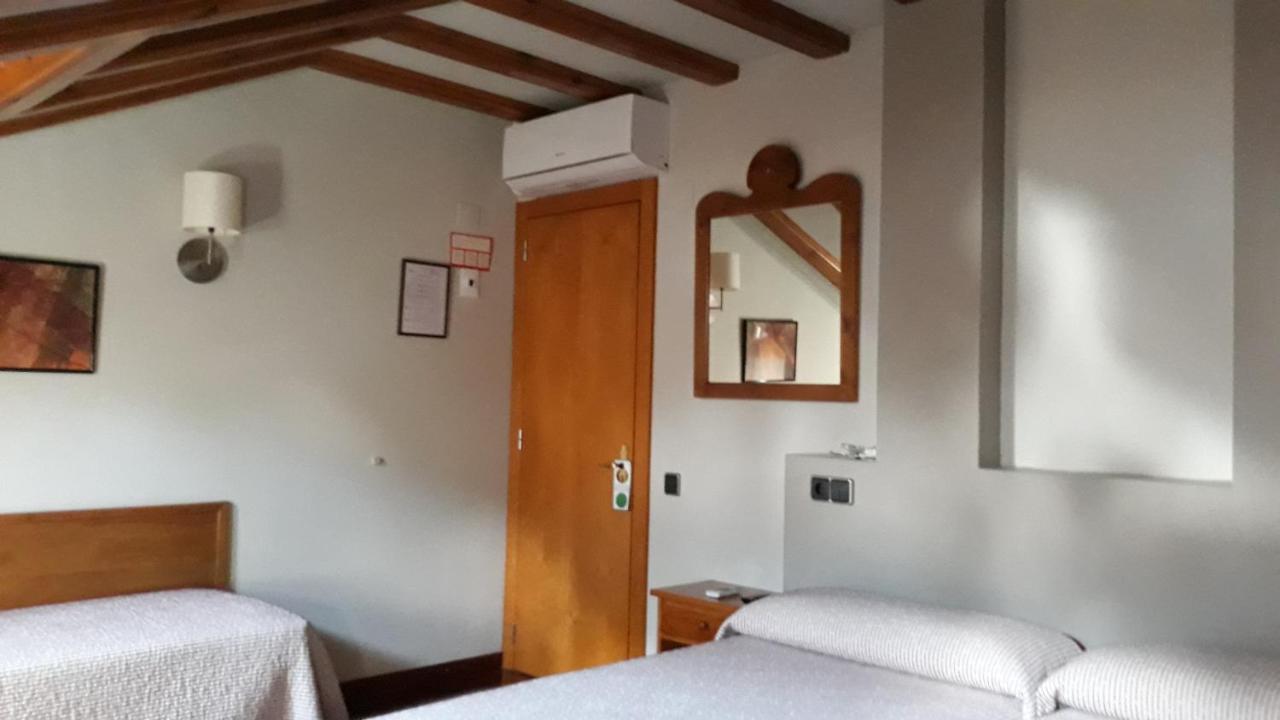 Hotel Aragueells Бенаске Экстерьер фото