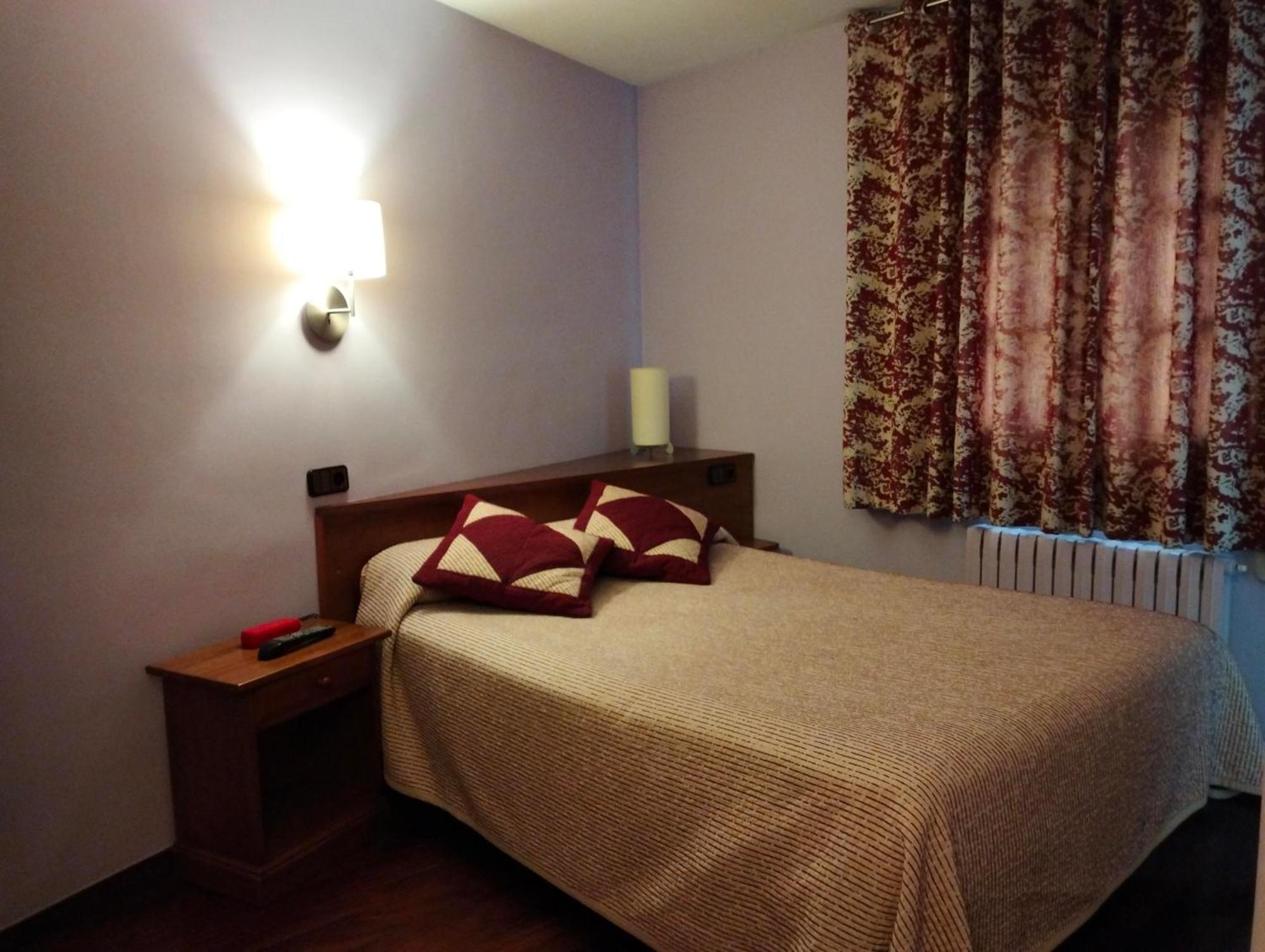 Hotel Aragueells Бенаске Экстерьер фото