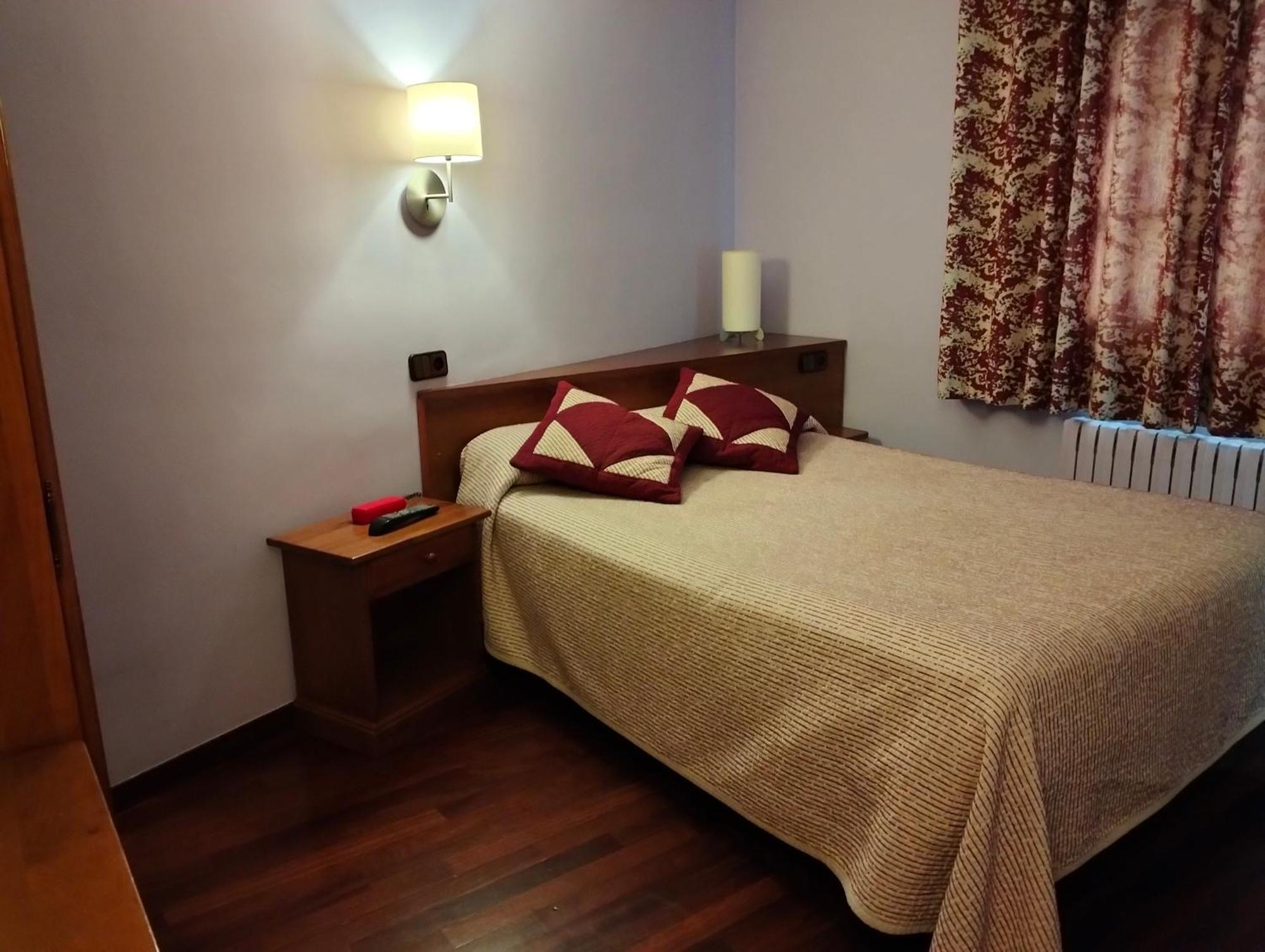 Hotel Aragueells Бенаске Экстерьер фото