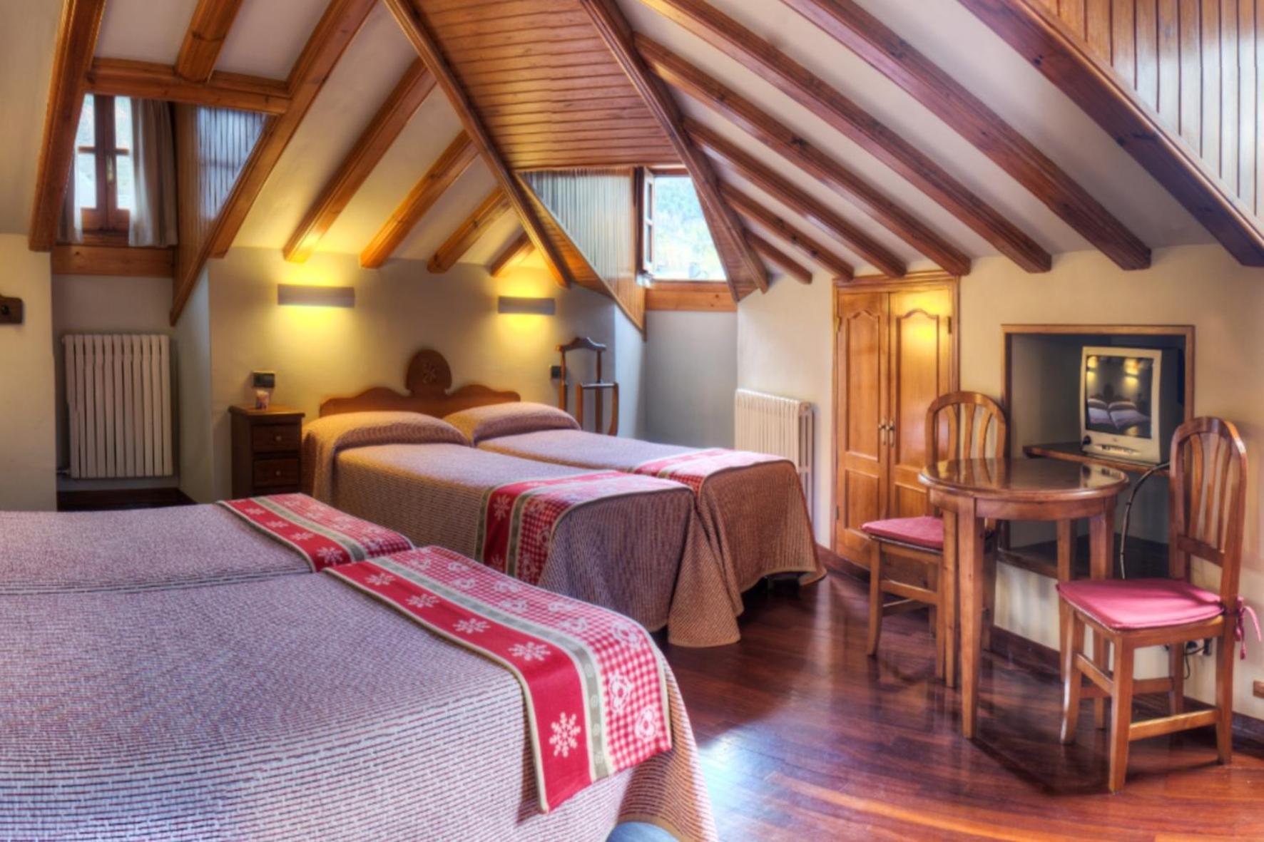 Hotel Aragueells Бенаске Экстерьер фото