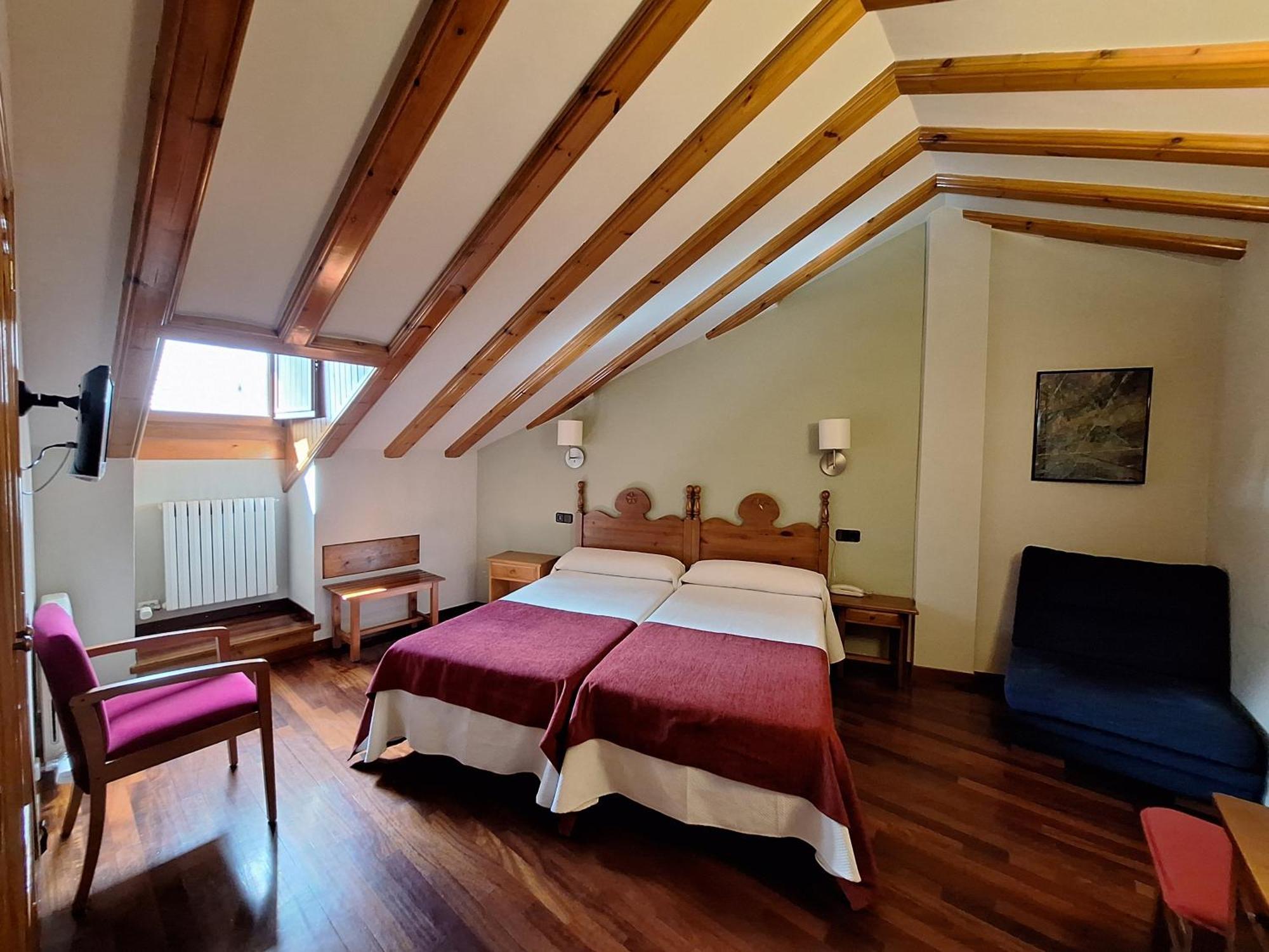 Hotel Aragueells Бенаске Экстерьер фото