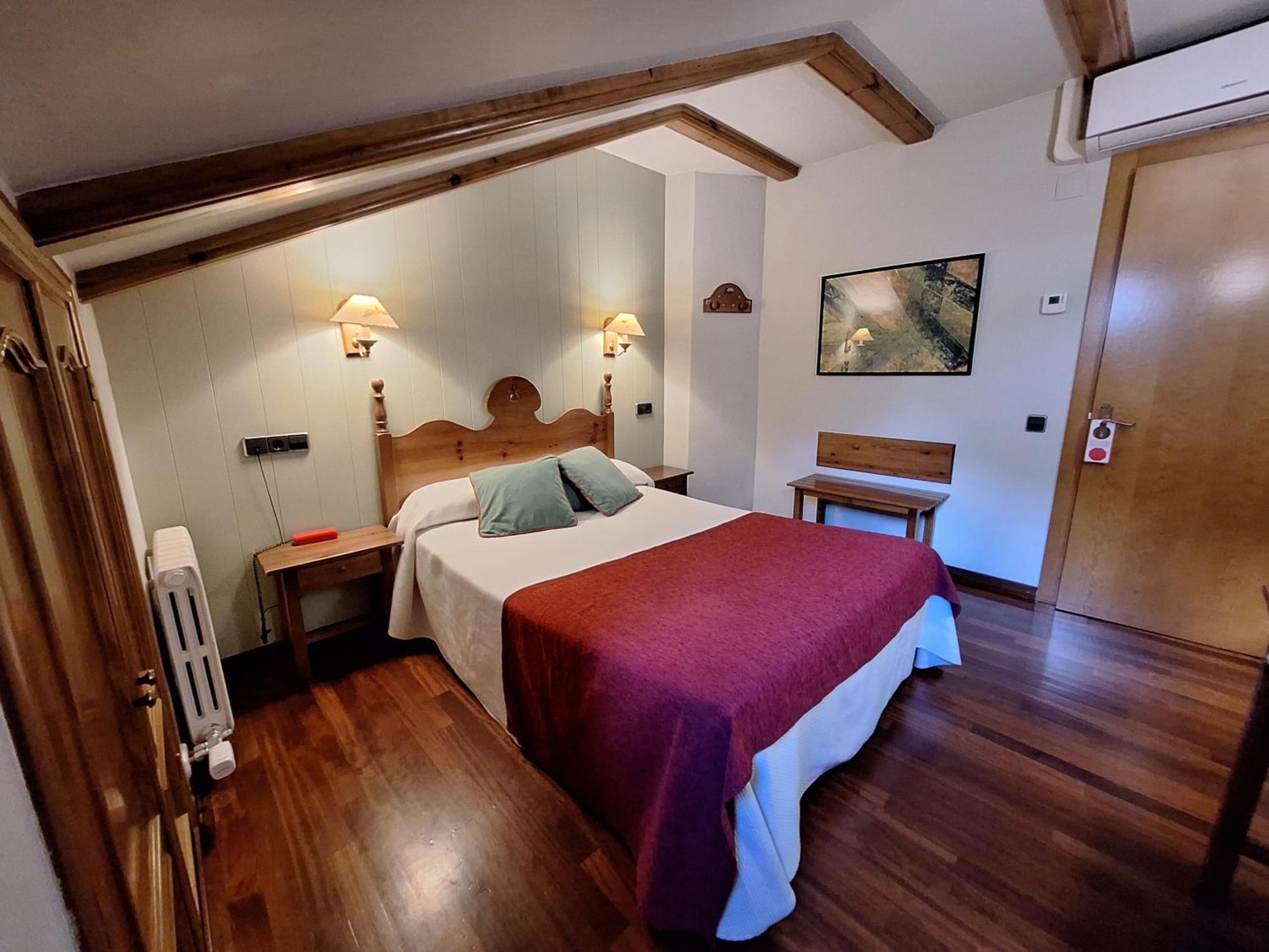 Hotel Aragueells Бенаске Экстерьер фото